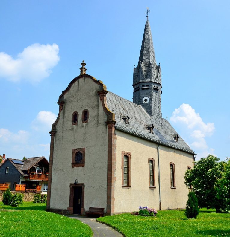 Kirche Kleinseelheim: A Baroque Parish Church in Germany