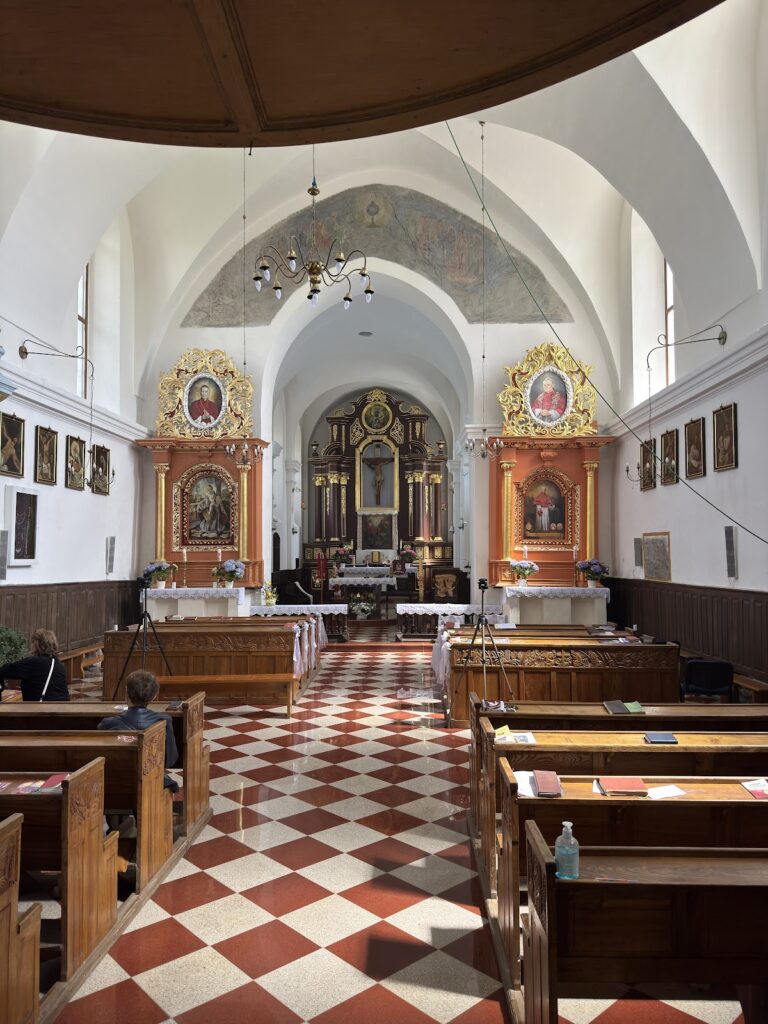 Holy Trinity Church in Nyzhankovychi: A Historic Parish Church 2 Kościół Świętej Trójcy w Niżankowicach