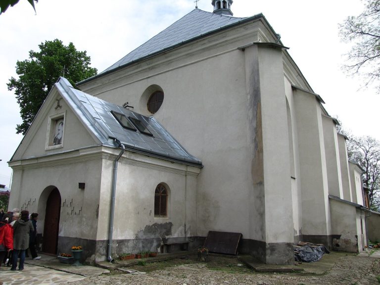 Holy Trinity Church in Nyzhankovychi: A Historic Parish Church