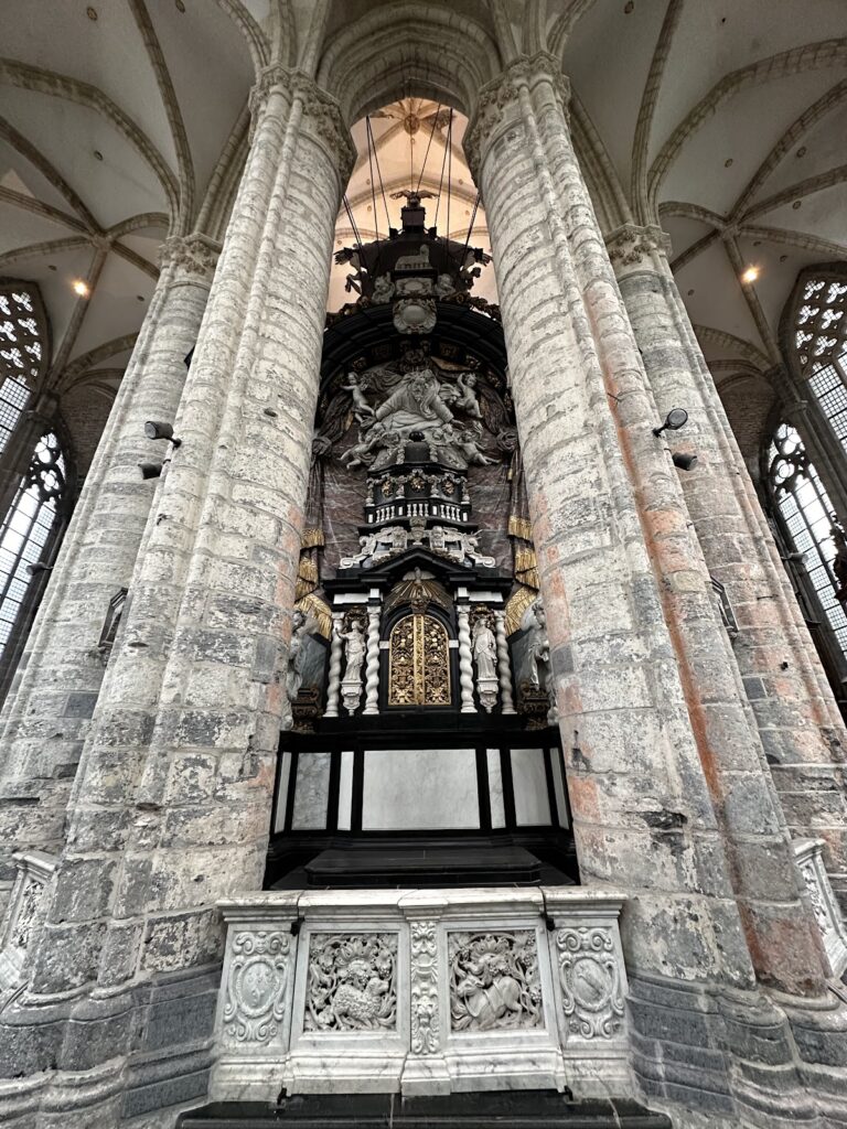Saint Nicholas' Church: A Scheldt Gothic Parish Church in Ghent 3 Saint Nicholas' Church