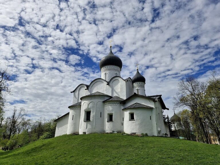 Church of Saint Basil of Caesarea on the Hill: An Orthodox Church in Pskov