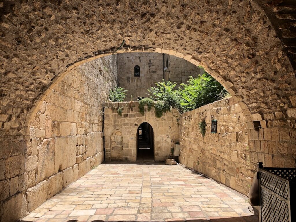 Little Western Wall: A Second Temple Jewish Prayer Site in Jerusalem 1 Little Western Wall