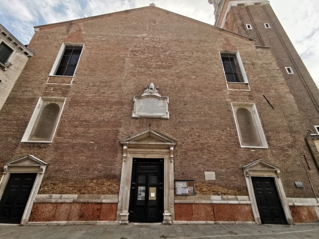 Santi Apostoli: A Historic Renaissance Parish Church in Venice 2 Santi Apostoli