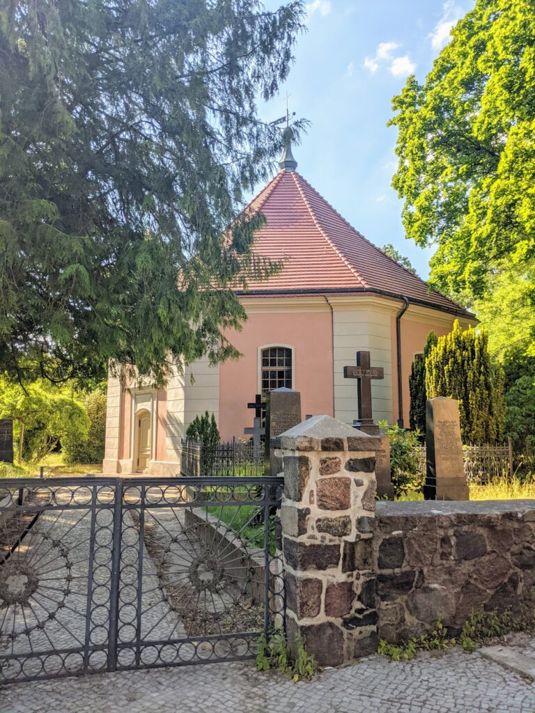 Dorfkirche Zehlendorf: An Evangelical Village Church in Berlin