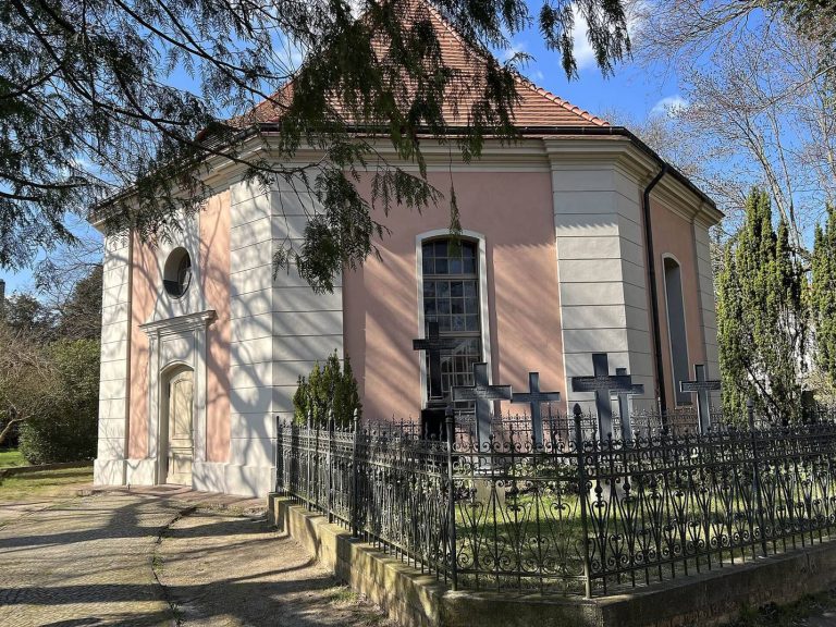 Dorfkirche Zehlendorf: An Evangelical Village Church in Berlin