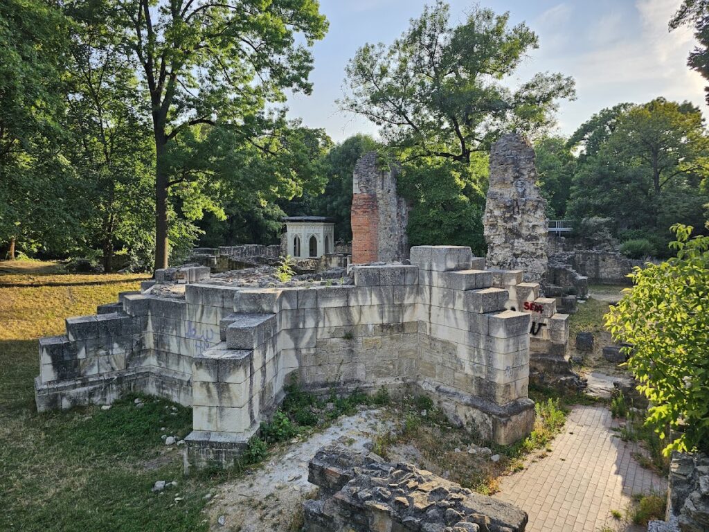 Dominican Monastery on Margaret Island: A Medieval Royal Convent in Hungary 2 Dominican monastery on Margaret Island