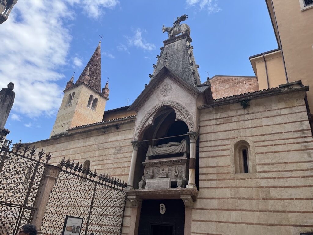 Santa Maria Antica: Verona’s Romanesque Church and Scaliger Chapel 2 Santa Maria Antica
