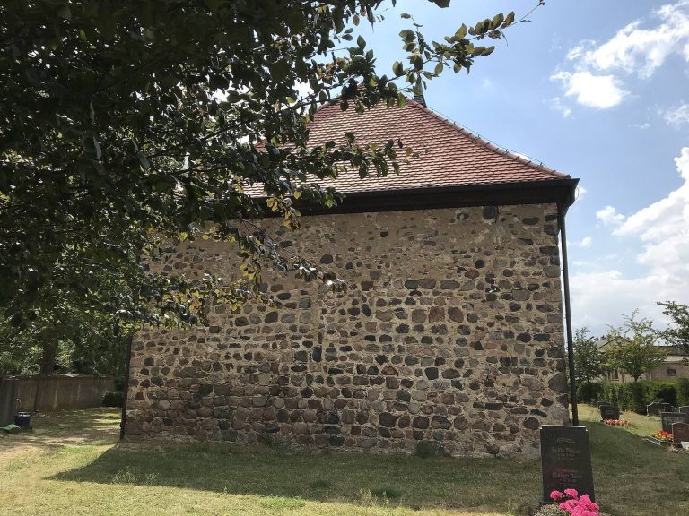 Village church Plötzin: A Romanesque Fieldstone Church in Germany