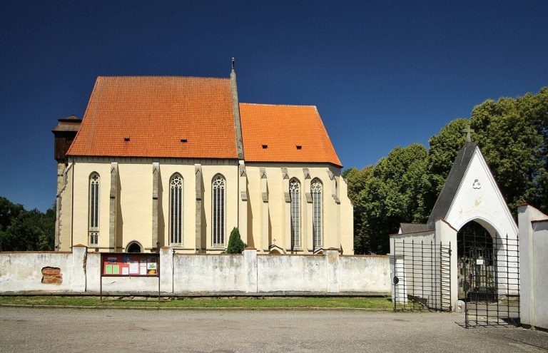 Church of Saint Giles: A Romanesque and Gothic Cemetery Church in Milevsko