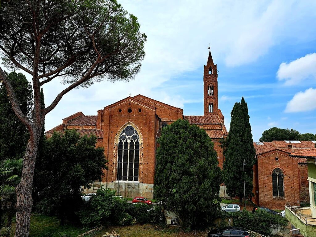 San Francesco: A Franciscan Church in Pisa 3 San Francesco