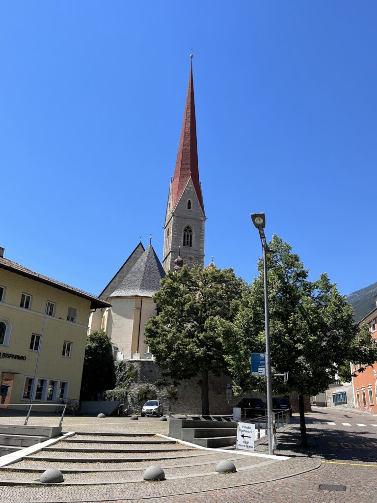 Assumption of Mary Church in Schlanders: A Parish Church Shaped by Gothic and Baroque Renewal 2 Assumption of Mary church