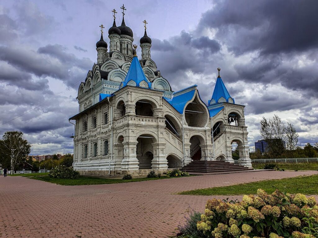 Taininskoye Church: A Royal Traveling-Palace Church in Mytishchi 2 Taininskoye Church