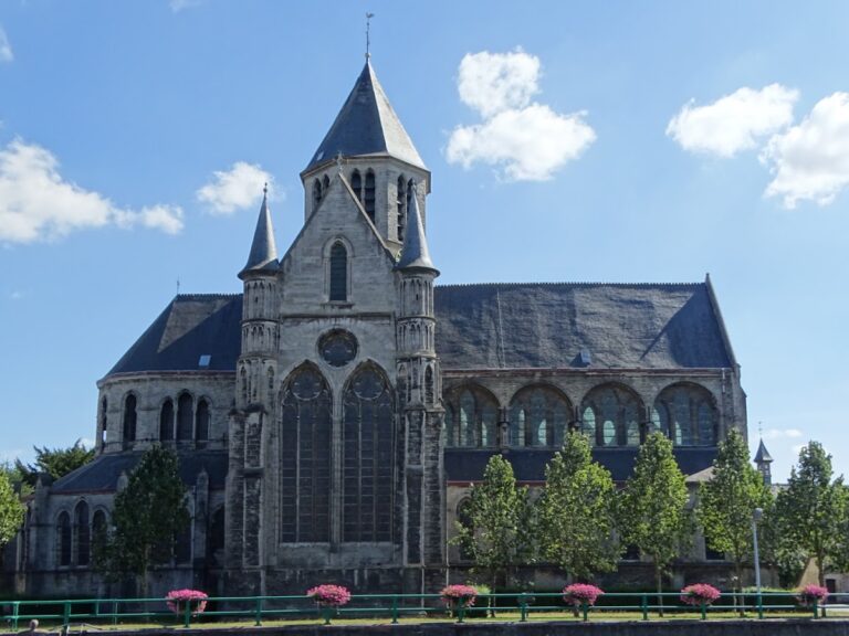 Onze-Lieve-Vrouwekerk: An Early Gothic Parish Church in Oudenaarde, Belgium