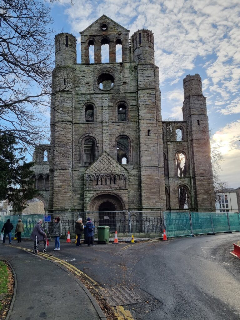 Kelso Abbey: A Medieval Tironensian Monastery in Scotland 3 Kelso Abbey
