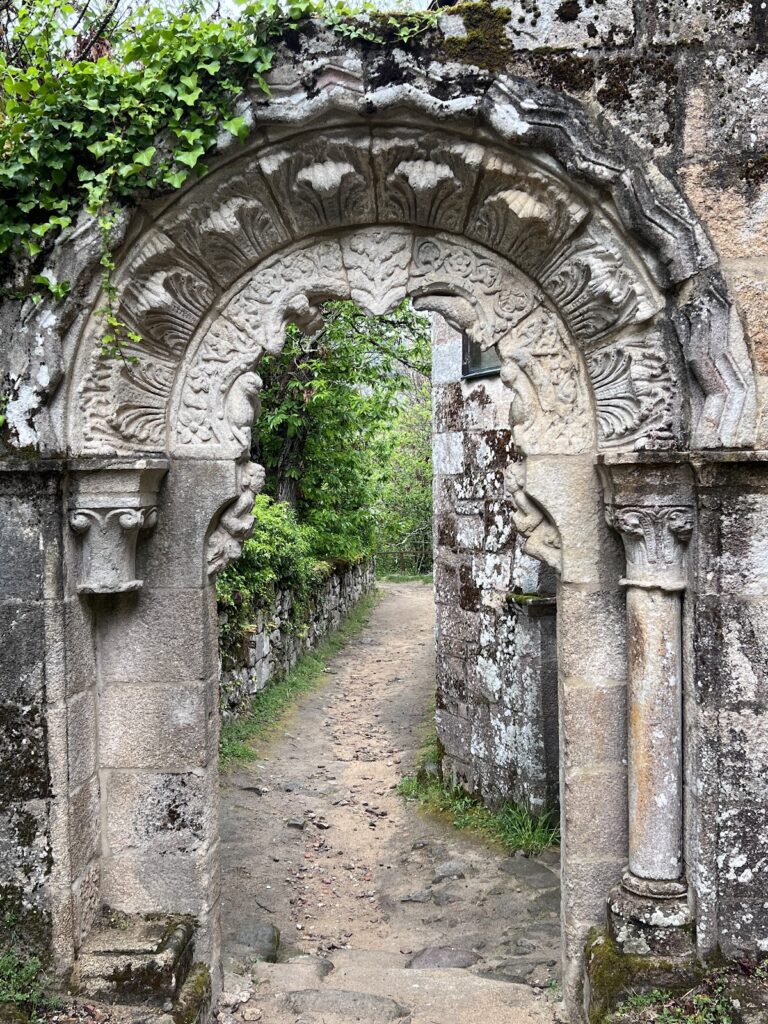 Monastery of Santa Cristina: A Benedictine Monastic Complex in Galicia 3 Monasterio de Santa Cristina