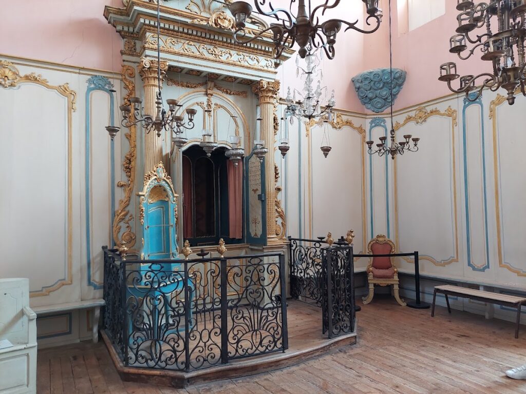 Synagogue of Cavaillon: A Preserved Jewish Communal and Cultural Site in France 3 synagogue of Cavaillon