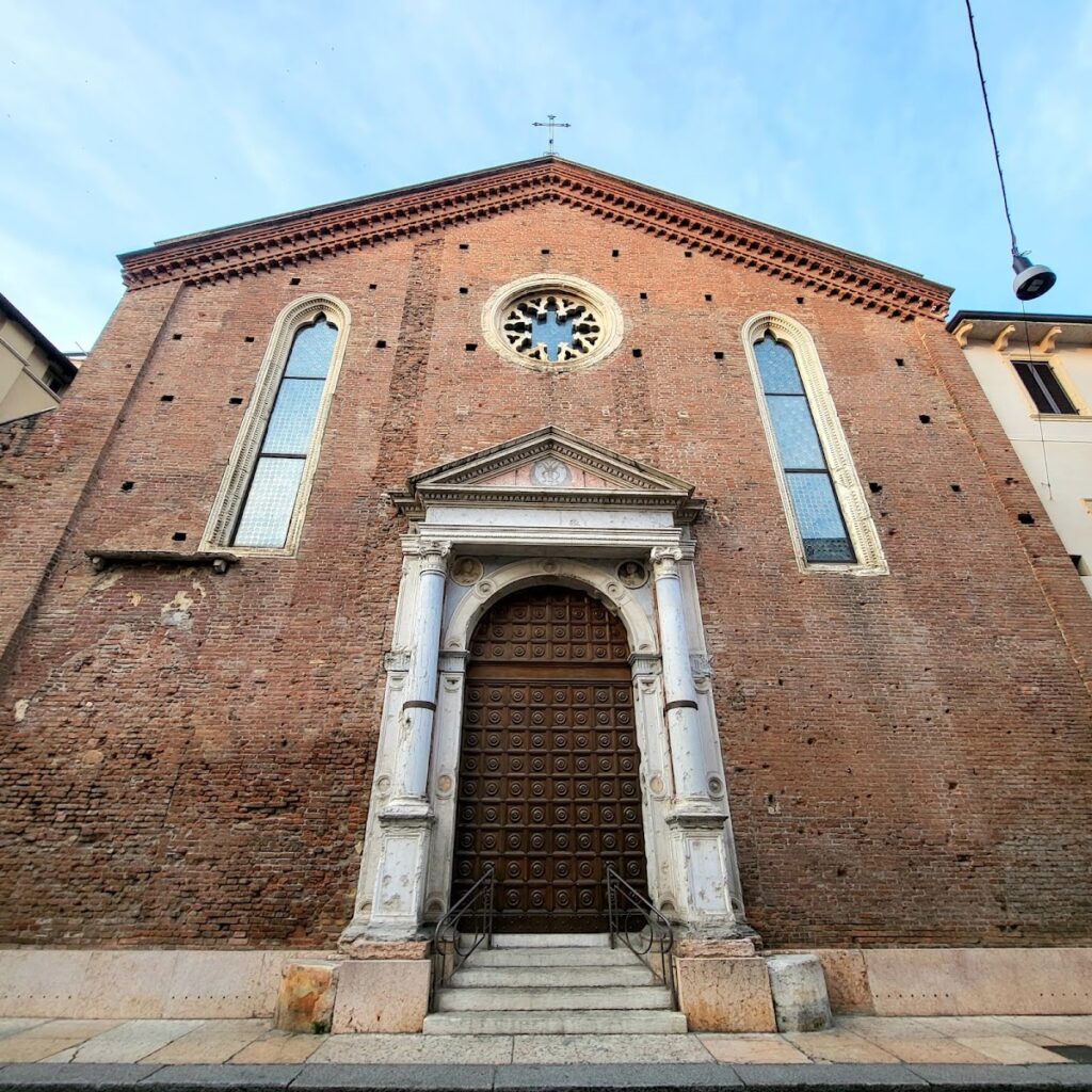 Santa Maria della Scala: A Gothic Church in Verona 2 Santa Maria della Scala