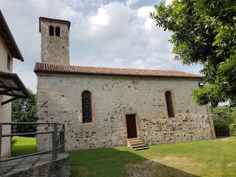 San Lorenzo: A Romanesque Church in Castelnovo, Italy