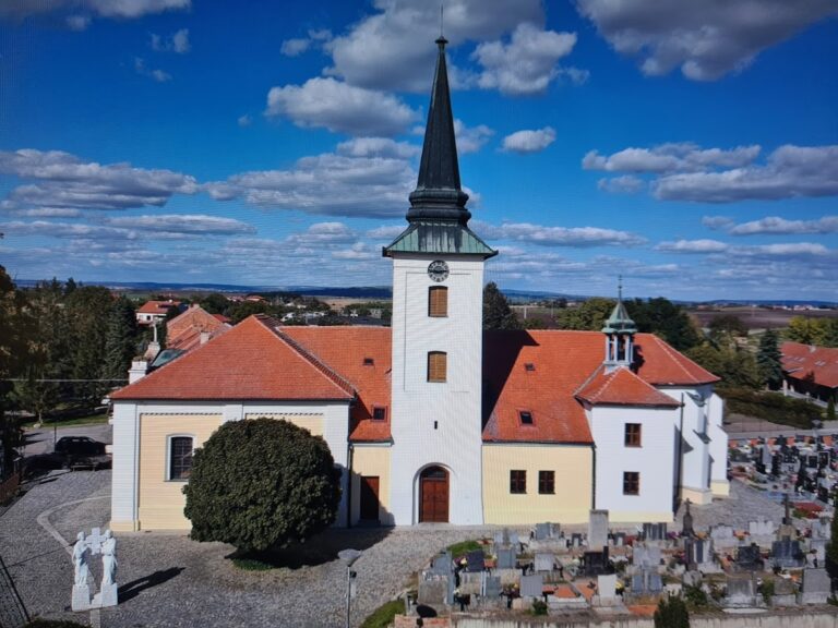 Church of Saint Giles: A Late Romanesque Parish Church in Moutnice, Czechia