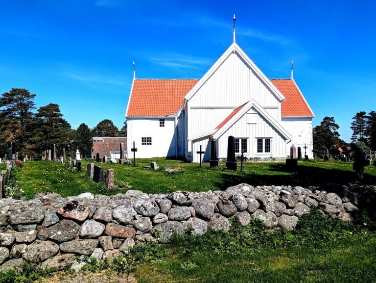 Tromøy Church: A Medieval Parish Church in Norway