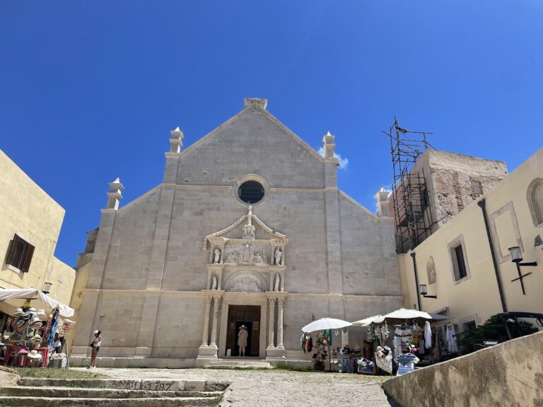 Abbey of Santa Maria a Mare: A Medieval Monastic and Fortified Complex in Italy
