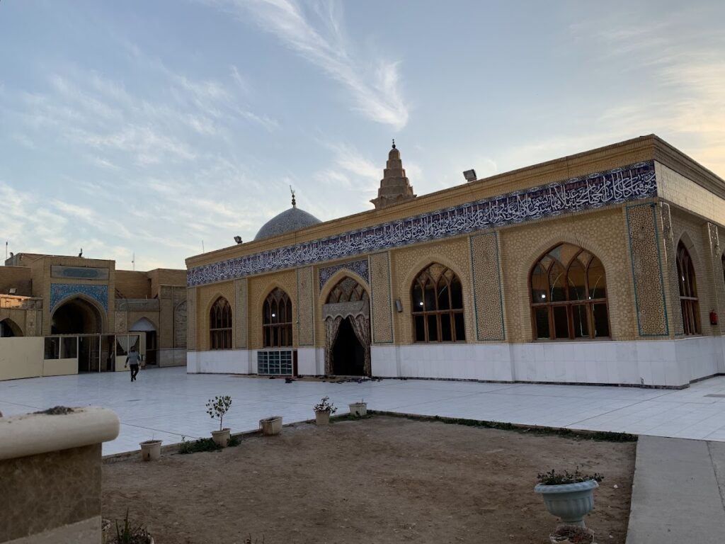 Al-Nukhailah Mosque: A Historic Shiite Mosque and Shrine in Iraq 2 Al-Nukhailah Mosque