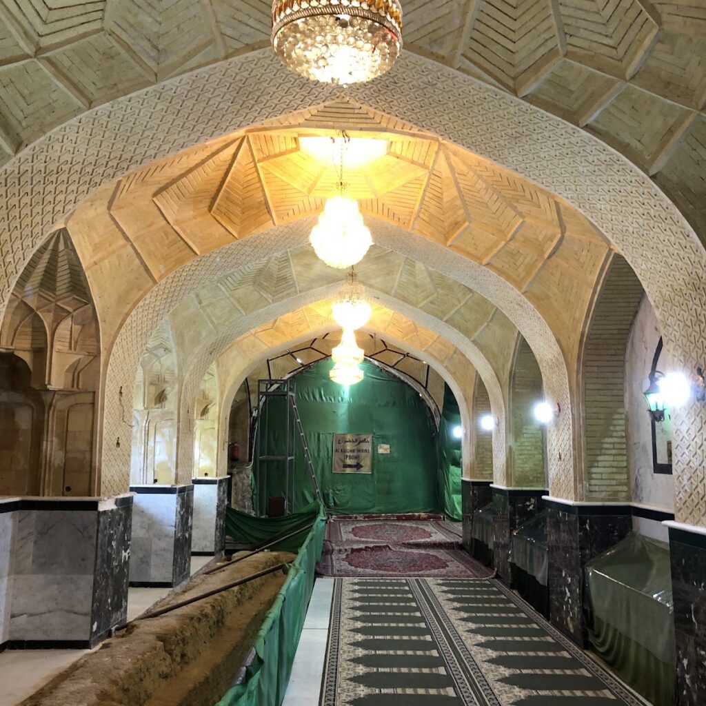 Al-Nukhailah Mosque: A Historic Shiite Mosque and Shrine in Iraq 3 Al-Nukhailah Mosque