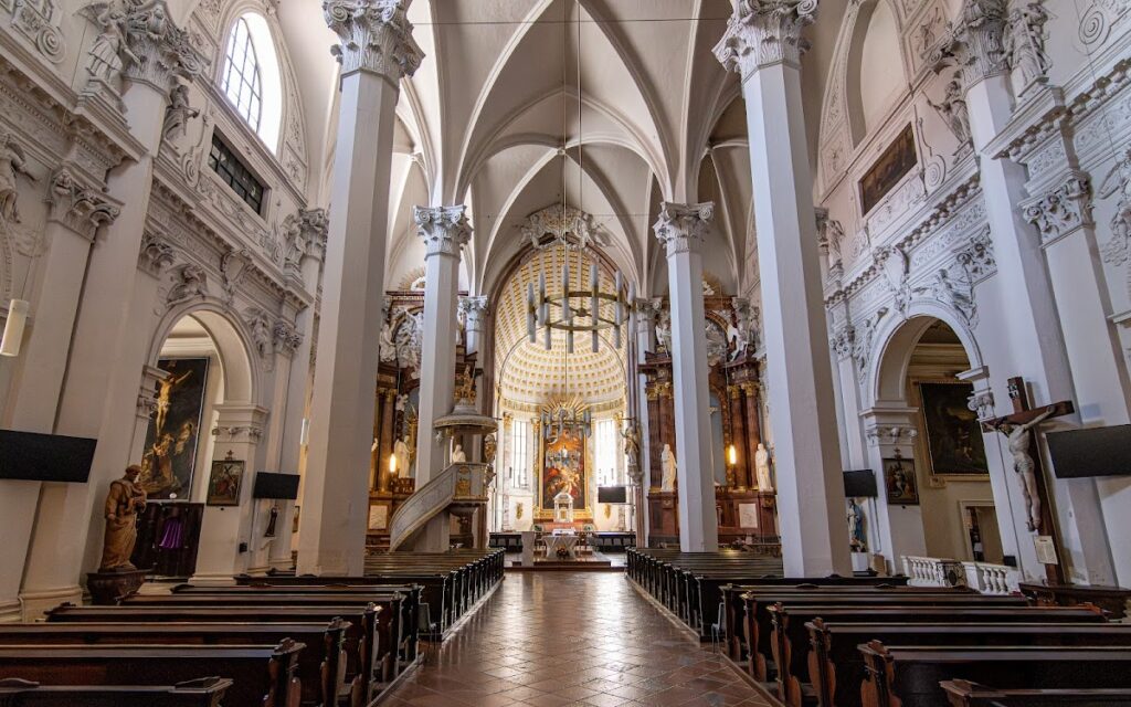 Kirche am Hof: A Historic Church in Vienna 2 Kirche am Hof