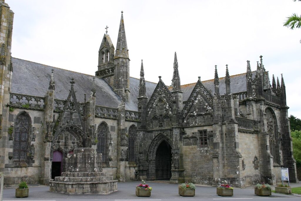 Basilique Notre-Dame du Folgoët: A Gothic Marian Sanctuary in France 2 Basilique Notre-Dame du Folgoët
