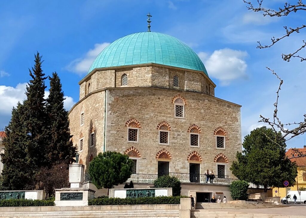 Yakovalı Hasan Paşa Mosque: An Ottoman Mosque in Pécs, Hungary 1 Yakovalı Hasan Paşa Mosque