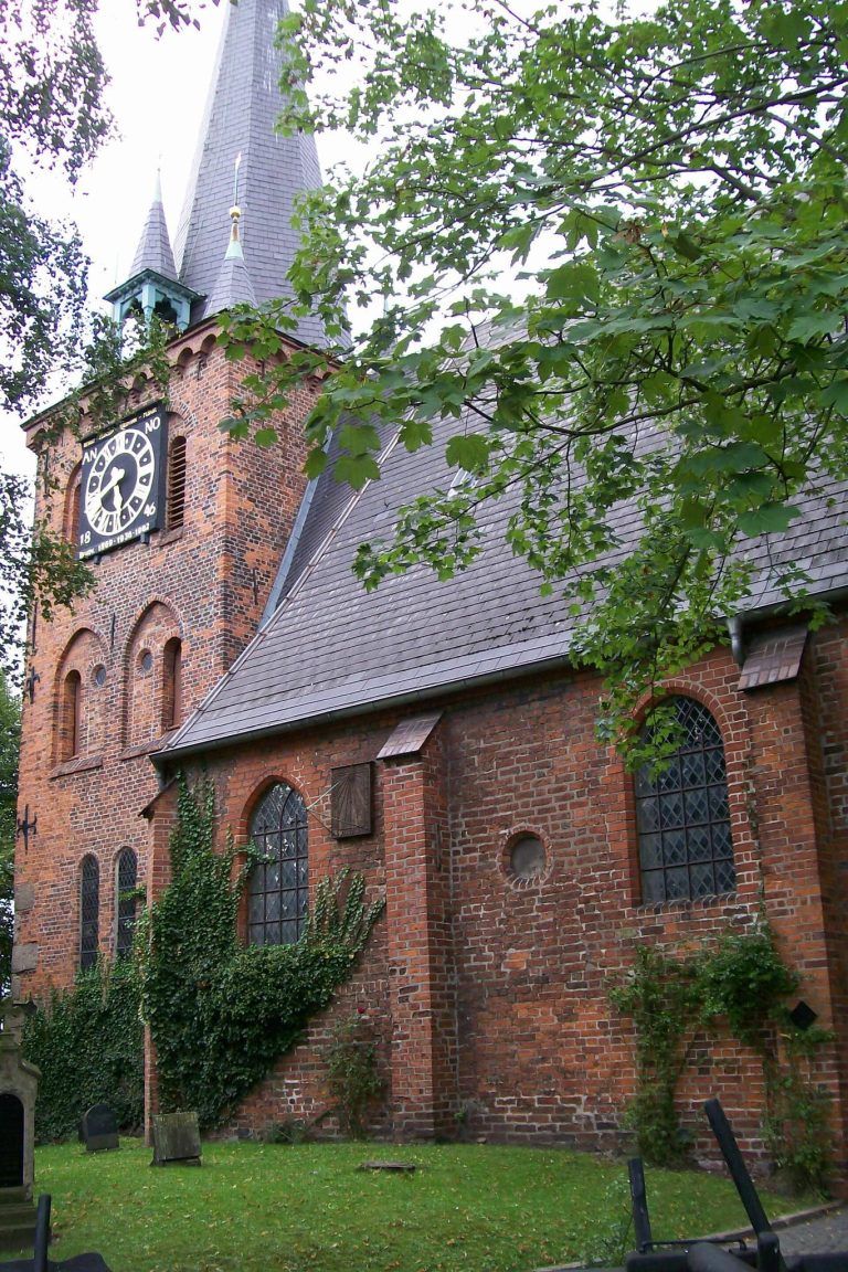 St. Andreas: A Brick Gothic Church in Lübeck-Schlutup