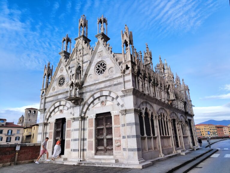 Santa Maria della Spina: A Pisan Gothic Church on the Arno in Pisa
