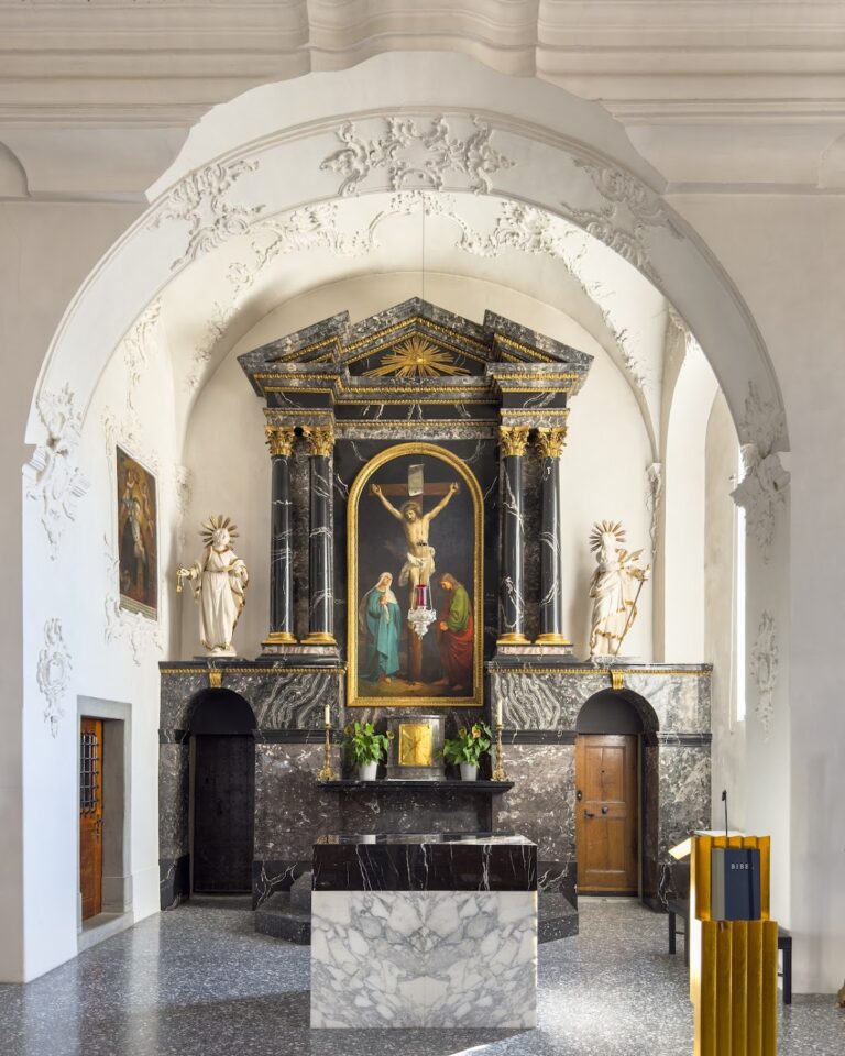 Chapel St. Peter: Lucerne’s Historic Roman Catholic Church