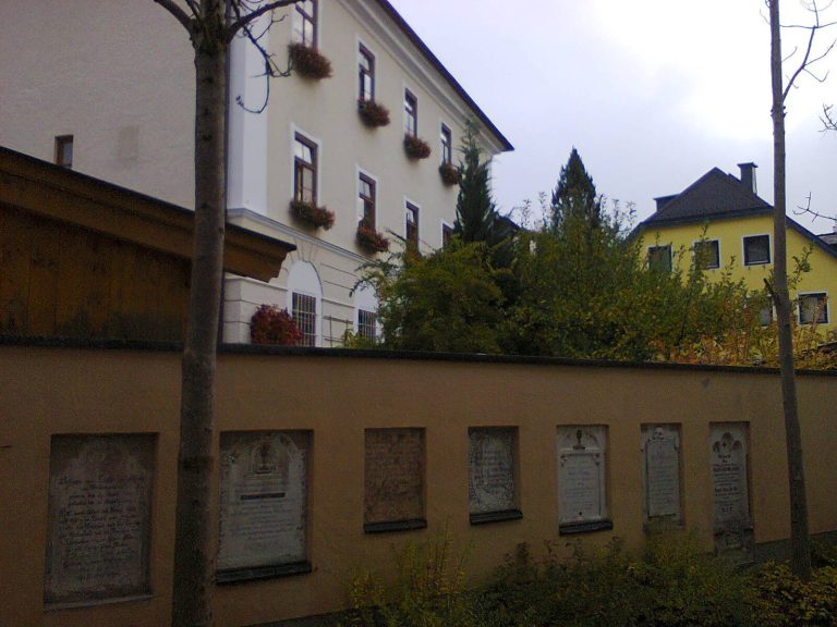 Stadtpfarrkirche, Saalfelden: A Neo-Romanesque Parish Church in Austria