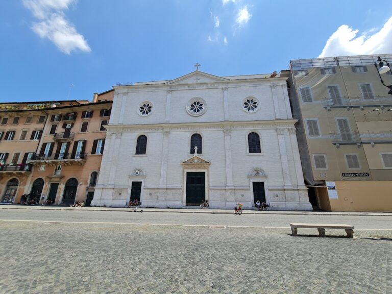Nostra Signora del Sacro Cuore: A Historic Roman Catholic Church in Rome