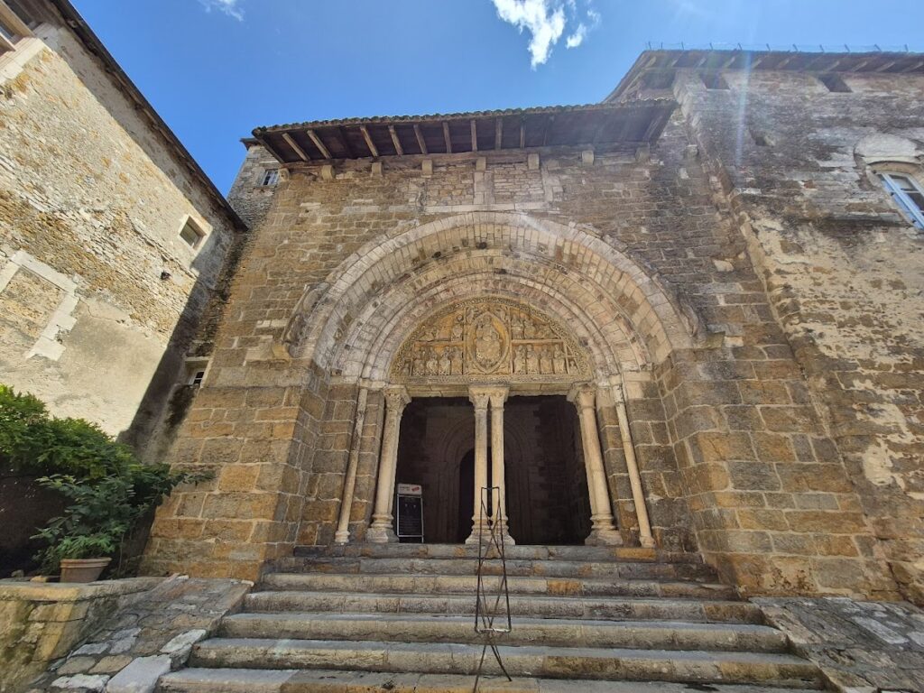Église Saint-Pierre de Carennac