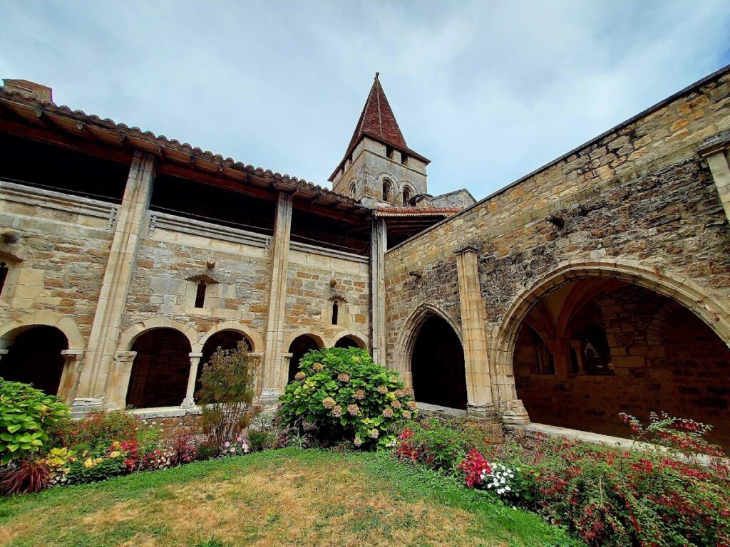 Église Saint-Pierre de Carennac