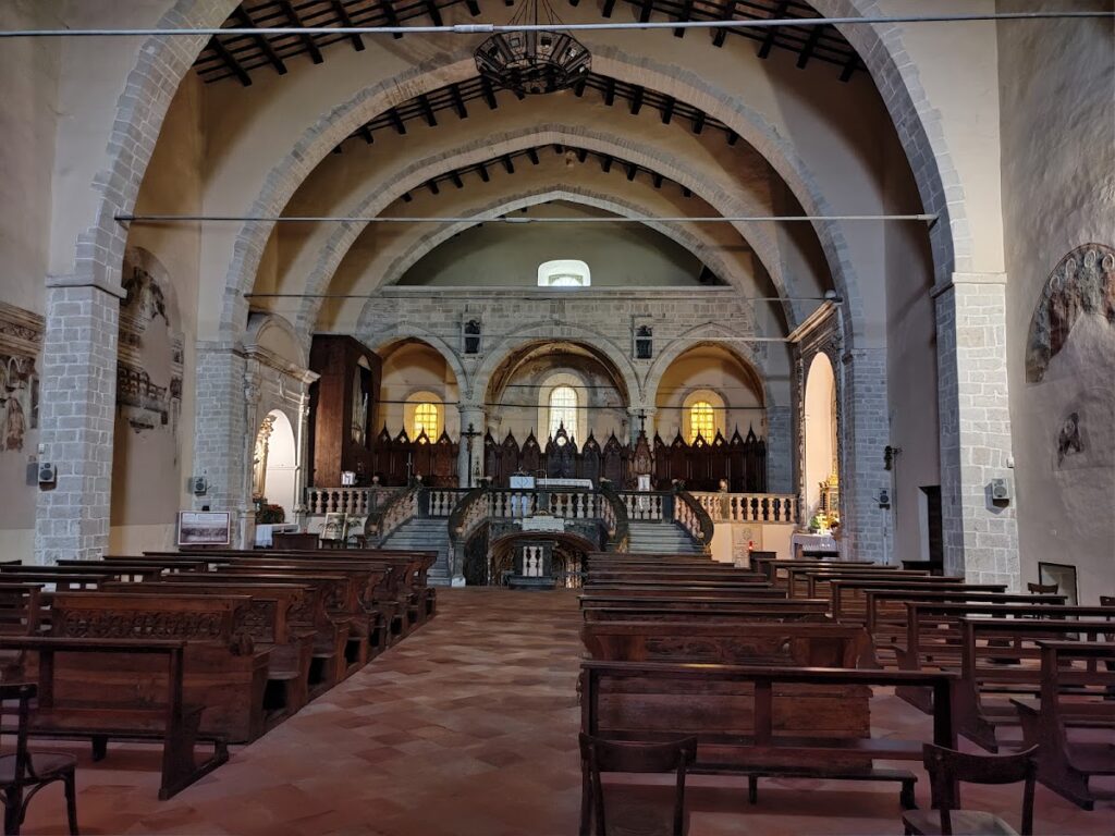 Collegiate Church of Sant'Esuperanzio, Cingoli: A Regional Gothic Landmark 1 Collegiate church of Sant'Esuperanzio, Cingoli