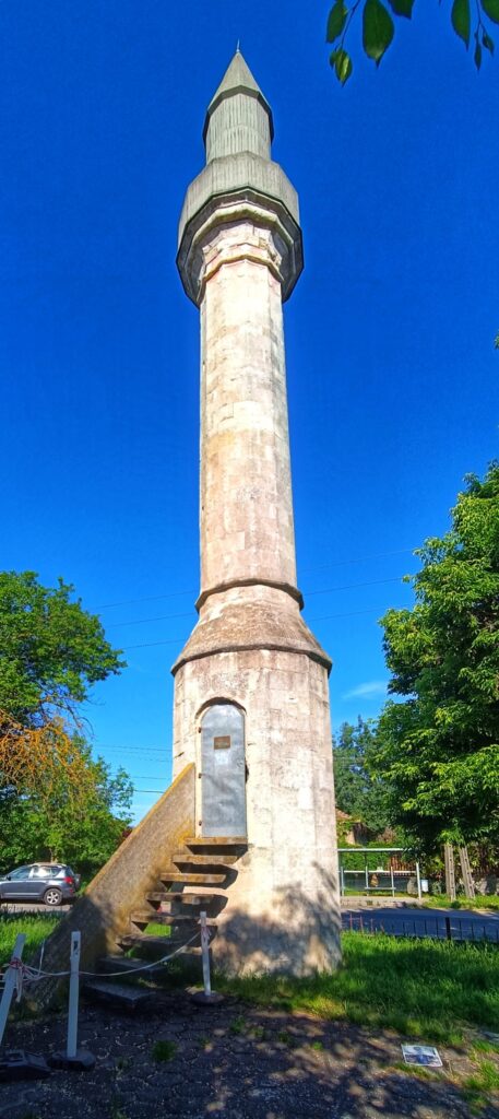 Minaret in Érd: An Ottoman Prayer Tower in Hungary 1 Minaret in Érd