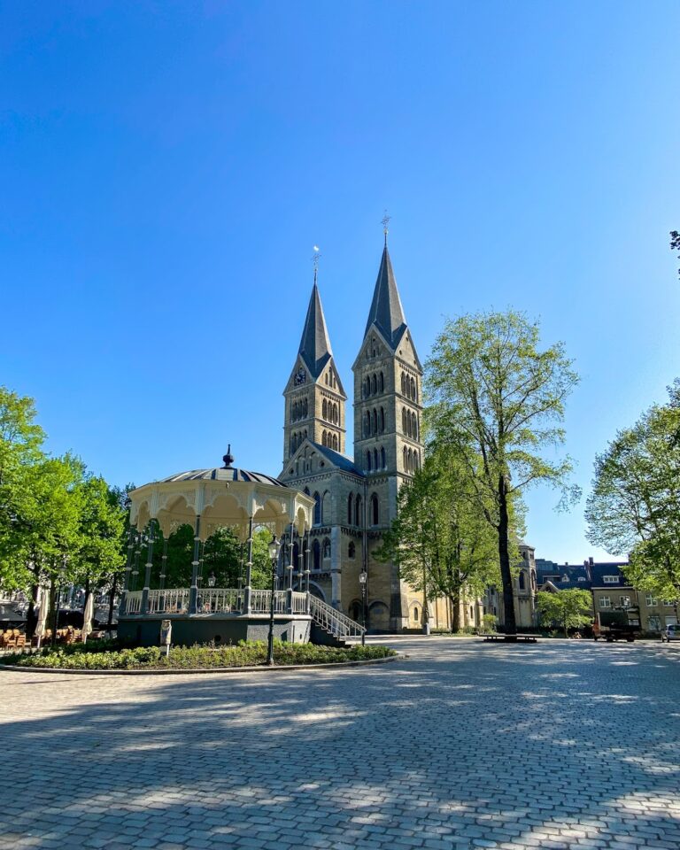 Munsterkerk: A Late Romanesque Church in Roermond