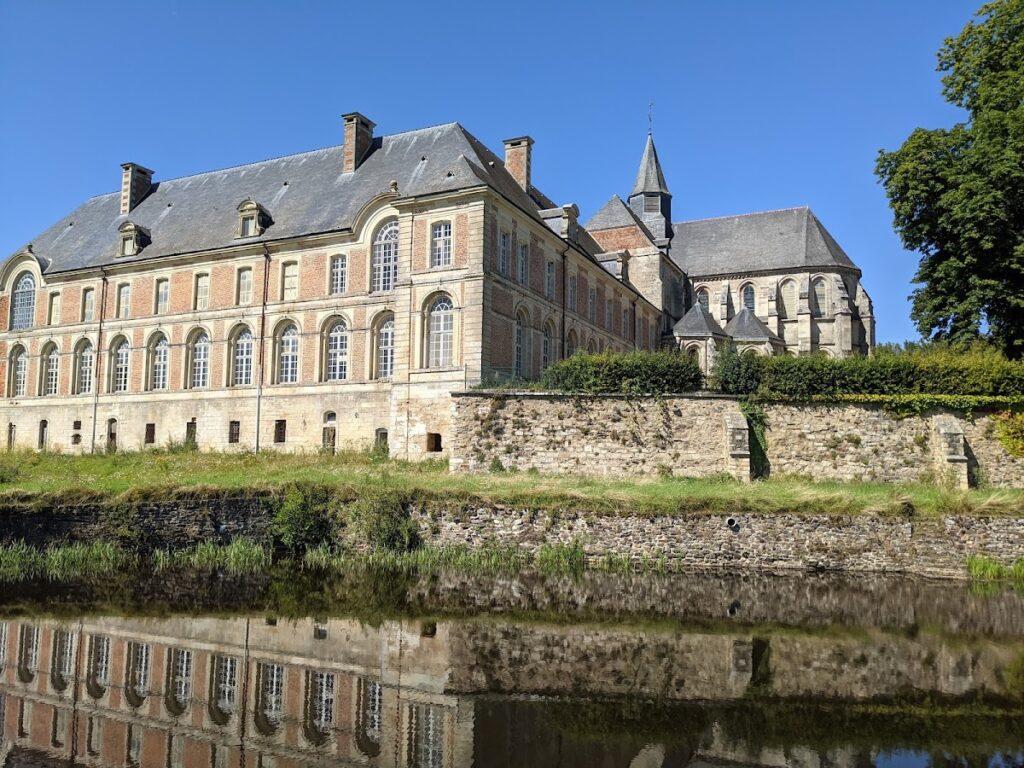 Saint-Michel-en-Thiérache Abbey: A Benedictine Monastic Complex in France 1 Saint-Michel-en-Thiérache Abbey