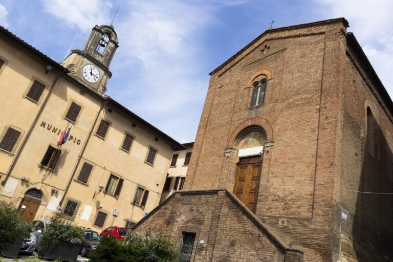 Collegiata dei Santi Lorenzo e Leonardo: A Romanesque and Baroque Church in Castelfiorentino