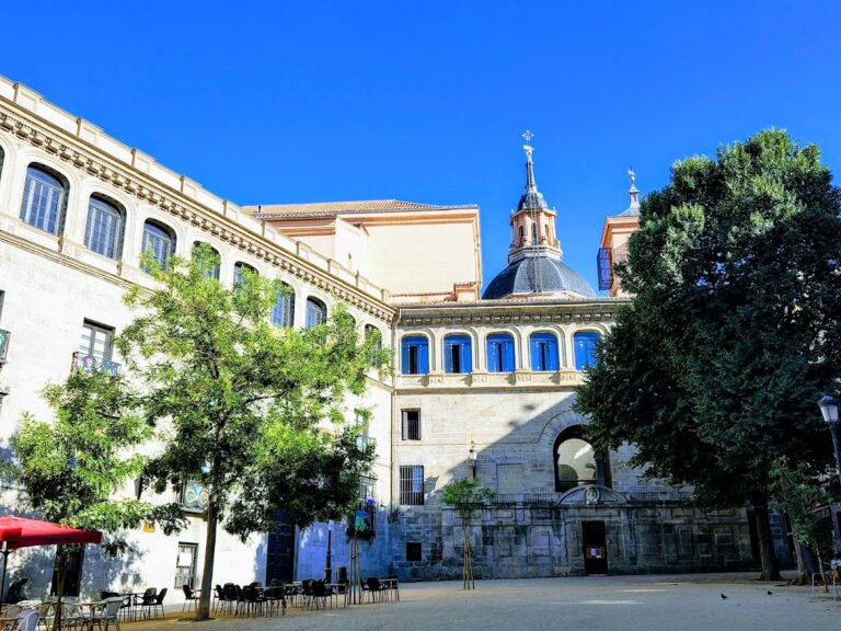 Chapel of Obispo de Madrid: A Gothic and Renaissance Chapel in Madrid