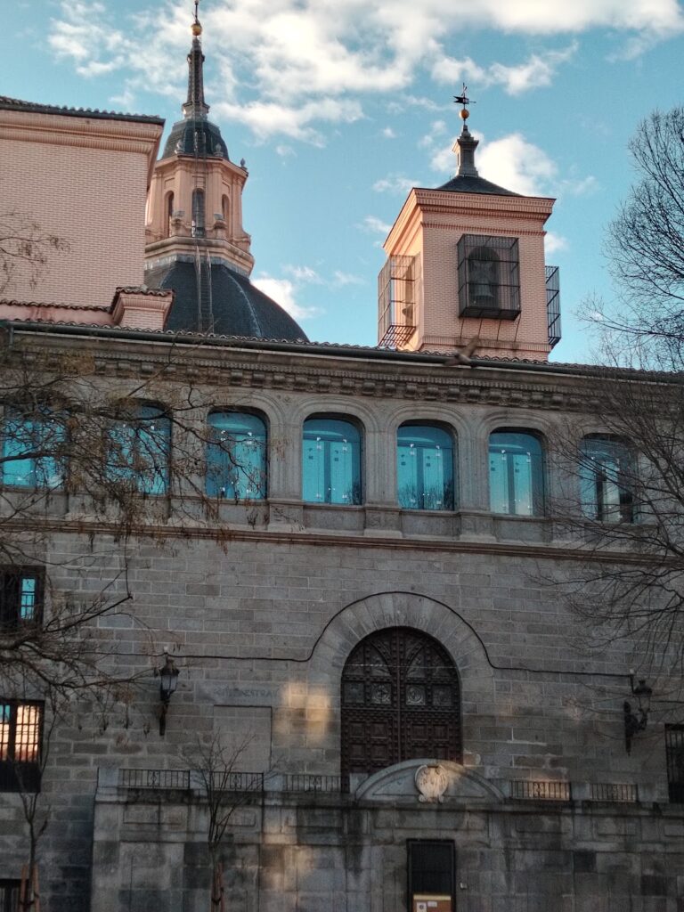 Chapel of Obispo de Madrid: A Gothic and Renaissance Chapel in Madrid 3 Chapel of Obispo de Madrid