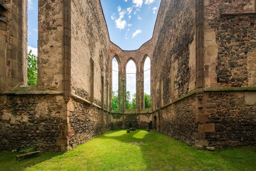 Rosa Coeli Monastery: A High Gothic Premonstratensian Complex in Czechia 1 Rosa Coeli monastery