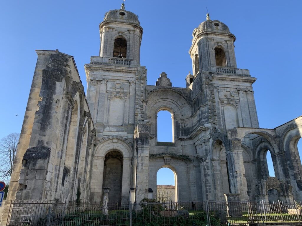 Royal abbey of Saint-Jean-d'Angély: A Benedictine Monastery in France 1 Royal abbey of Saint-Jean-d'Angély