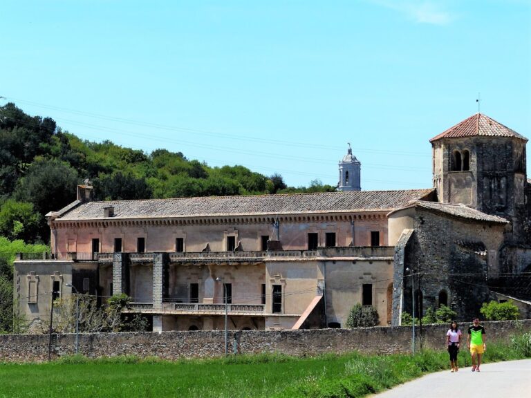 Monastery of Sant Daniel: A Benedictine Nunnery in Girona