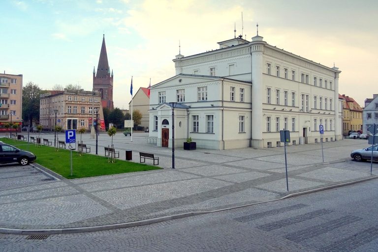 Saint Nicholas Church in Skwierzyna: A Medieval Parish Church and Sanctuary