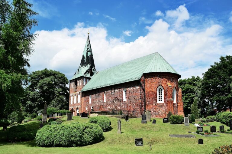 St. Magnus: A Historic Lutheran Church in Sande, Germany