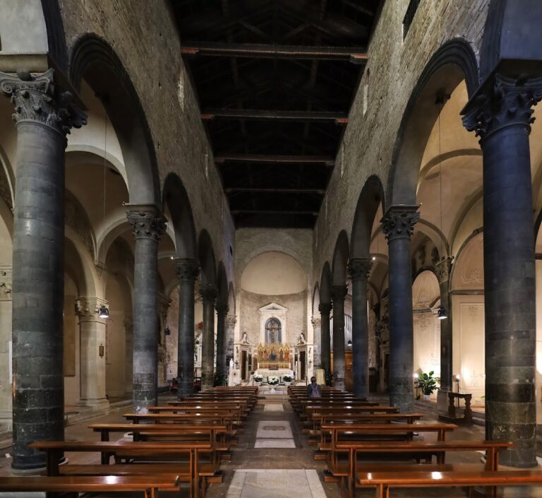 Santi Apostoli: A Historic Romanesque Church in Florence